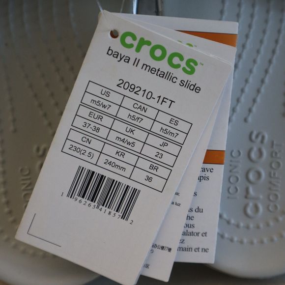 Crocs 209210 Men's Sz 5 Women's Sz 7 Silver Metallic Baya II Slides Sandals - Picture 4 of 8